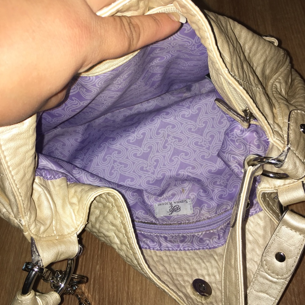 Purse - Picture 4 of 4